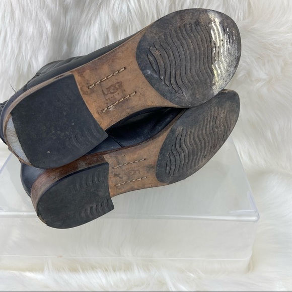 UGG LEATHER FINNEGAN BOOTIES - Picture 7 of 12